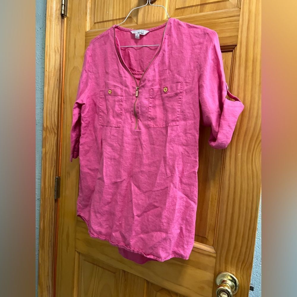 Company Ellen Tracy size M peony color linen half zip blouse